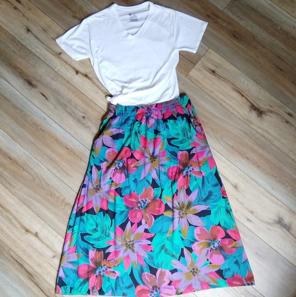 Vintage Floral Skirt with Pockets